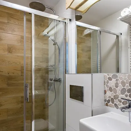 Проживание в семье Goscinne *